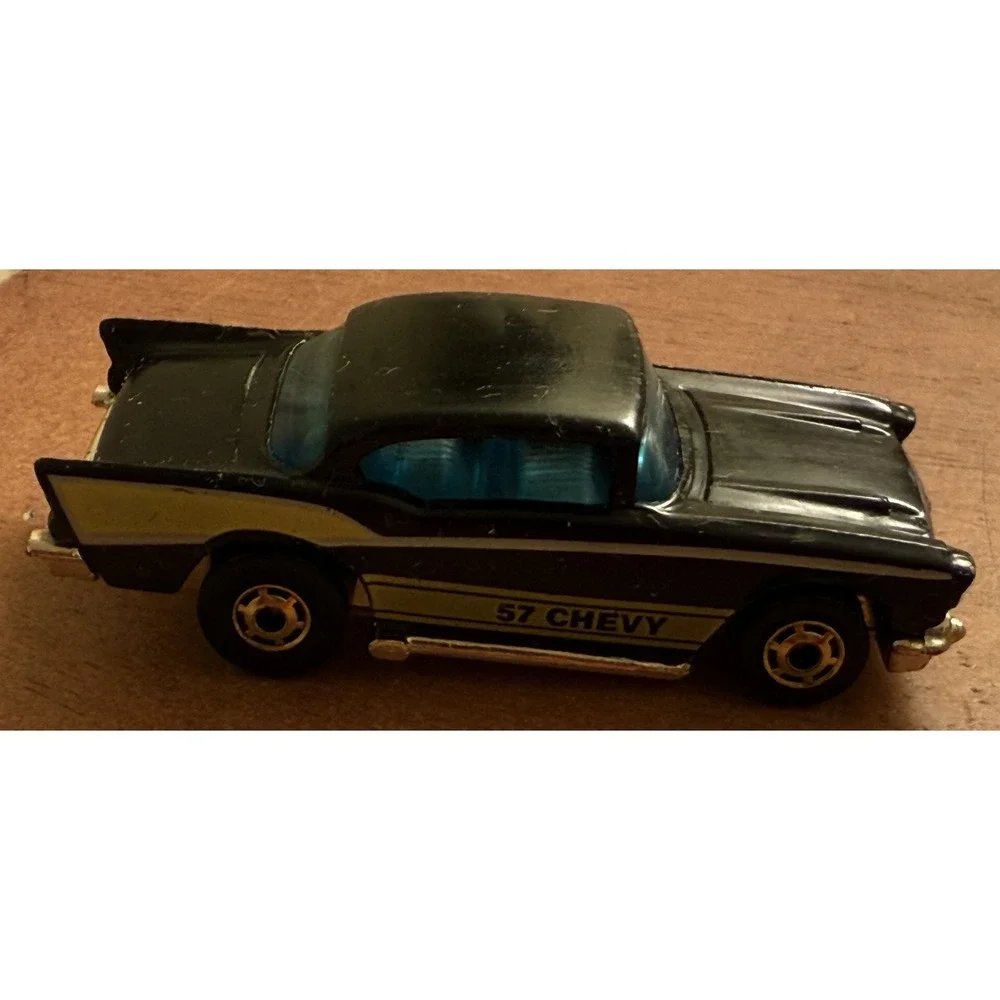 Vintage 1976 Hot‎ Wheels Black 1957 Chevy Chevrolet Hong Kong Gold Rims Car
